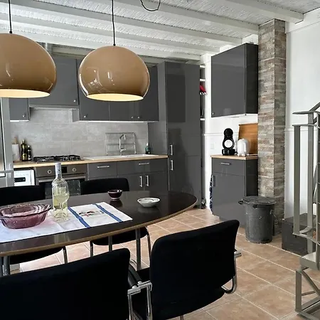 100 Meters From The Beach! Rua Da Paz 度假居 *